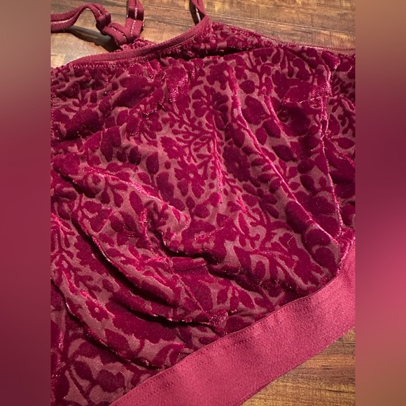 Aerie High-neck Bralette with Velvet detail - Size M - Picture 4 of 4